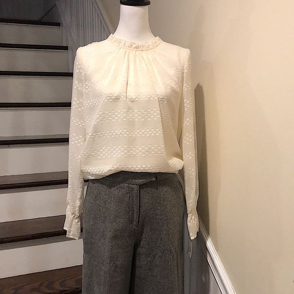 LIZ CLAIBORNE Ivory Pullover Blouse W Scalloped Collar & Cuff Sz Small NWT - Picture 2 of 11